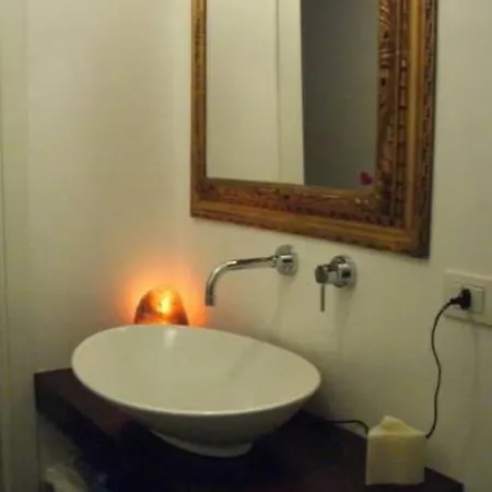 Quiet Cozy Attic Isola District דירה *